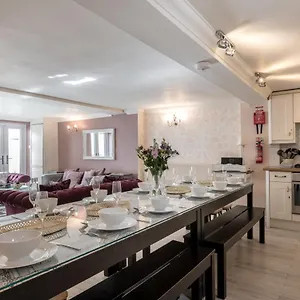 Holiday home Little Paris - Parking - By Lets, Brighton