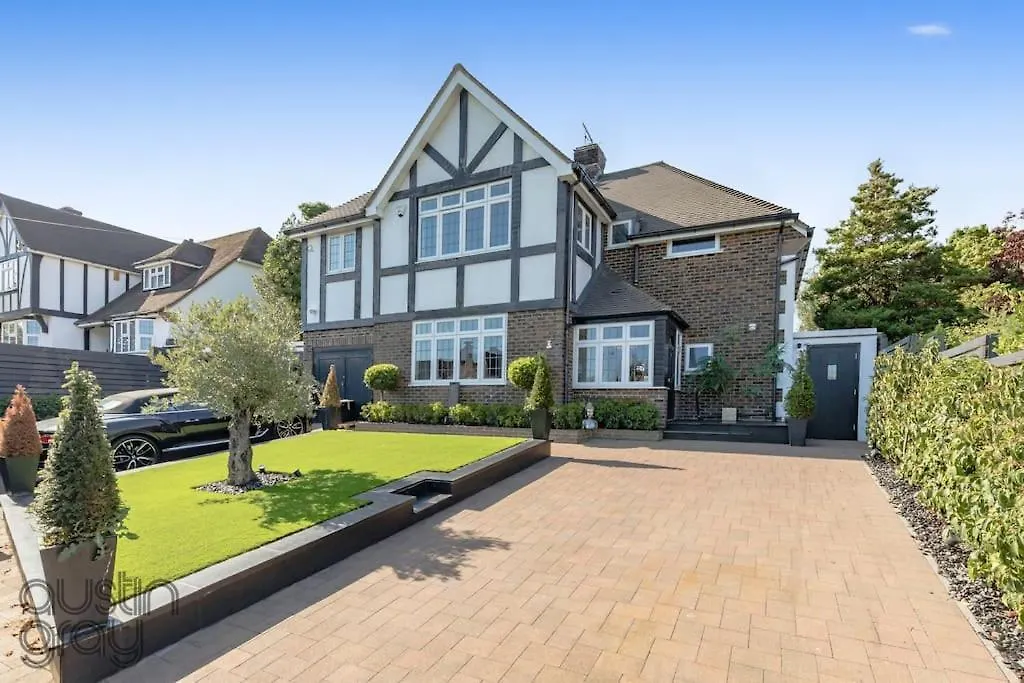 Blissfully Luxe Abode For Unforgettable Memories Villa Brighton
